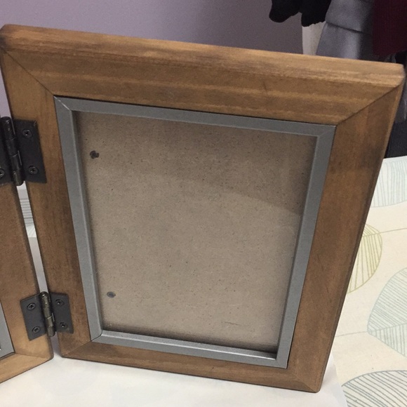 2 Opening Hinged Wood Frame - Picture 4 of 7